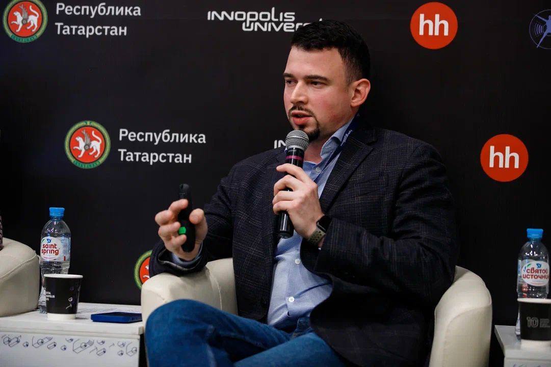 Директор департамента информационных технологий АО «Нижегородский водоканал» Александр Ермольчев выступил спикером вебинара Университета Иннополис по теме «Профессиональная трансформация в сфере ЖКХ»